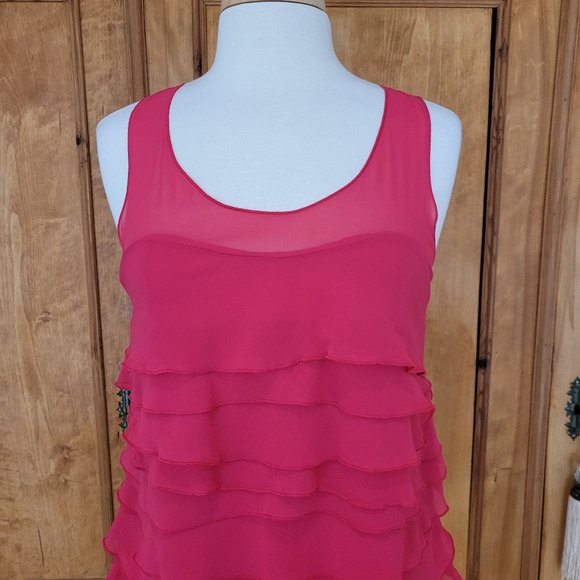 Express Tiered Ruffle Sleeveless Blouse in Raspberry Red. Size Medium. - Picture 4 of 10